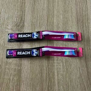 NEW … REACH “Set Of 2” Total Care Floss Clean Toothbrushes